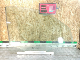 Стекло двери передней правой Ml 163