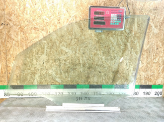 Стекло двери передней правой Ml 163