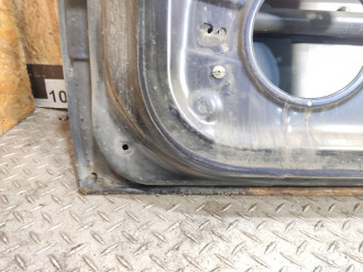 Дверь передняя правая Ml 163