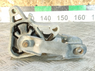 Опора двигателя правая B 246