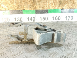 Опора двигателя правая B 246