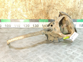 Кулак поворотный передний левый S 220