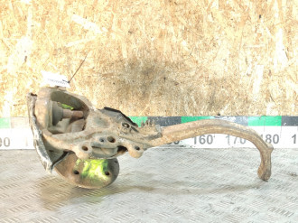 Кулак поворотный передний левый S 220