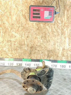 Кулак поворотный передний левый S 220