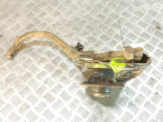 Кулак поворотный передний левый S 220