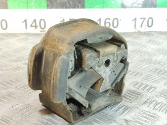 Опора двигателя правая Vito 638