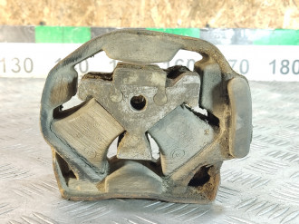 Опора двигателя правая Vito 638