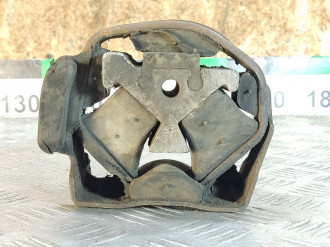 Опора двигателя левая Vito 638