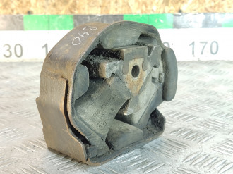 Опора двигателя левая Vito 638