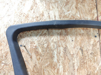 Накладка стекла двери передней левой S 221