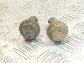 Болт крепления суппорта переднего Vito 638