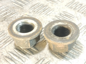 Болт Гайка полуси Vito 638