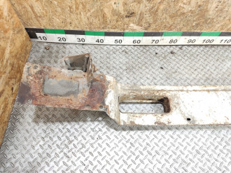 Усилитель бампера переднего Vito 638