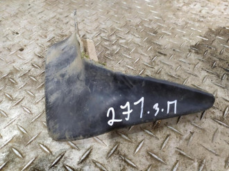 Брызговик правый задний Mitsubishi Lancer 9