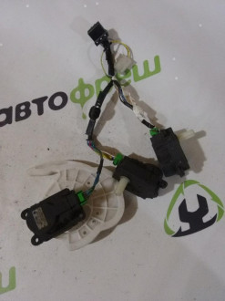 Моторчик заслонки отопителя Mitsubishi Lancer 9