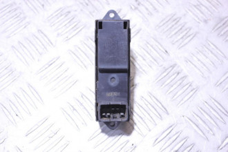 Кнопка стеклоподъемника Mitsubishi L200 КВ