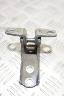 Петля двери передней правой верхняя Mitsubishi Outlander XL (CW)