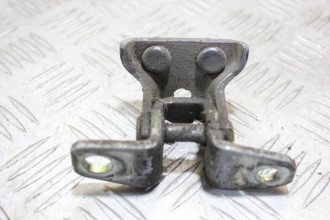 Петля двери задней левой верхняя Mitsubishi Outlander XL (CW)