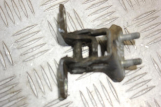 Петля двери задней левой верхняя Mitsubishi Outlander XL (CW)