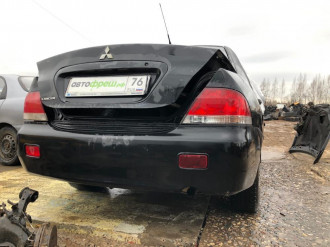 В разборе Mitsubishi Lancer 9
