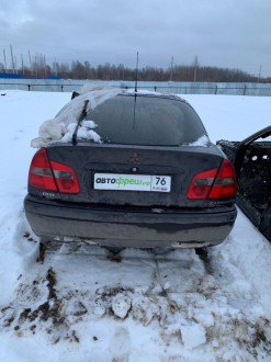 В разборе Mitsubishi Carisma 2000 2003