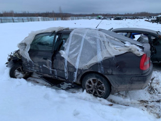 В разборе Mitsubishi Carisma 2000 2003