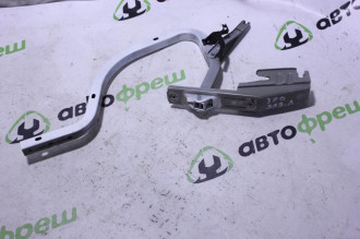 Петля багажника левая Mitsubishi Lancer 9