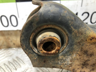 Рычаг задний поперечный правый Mitsubishi Lancer 9