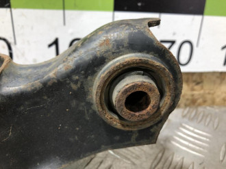 Рычаг задний поперечный правый Mitsubishi Lancer 9