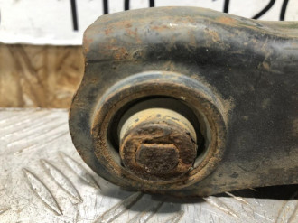 Рычаг задний поперечный правый Mitsubishi Lancer 9