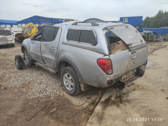 В разборе Mitsubishi L200 КВ