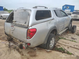 В разборе Mitsubishi L200 КВ
