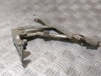 Петля крышки багажника правая Mitsubishi Lancer 9