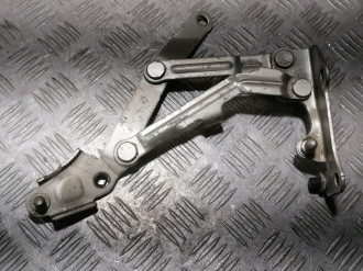 Петля крышки багажника правая Mitsubishi Lancer 9