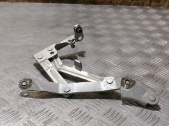 Петля крышки багажника левая Mitsubishi Lancer 9