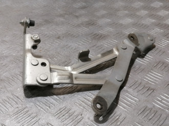 Петля крышки багажника левая Mitsubishi Lancer 9