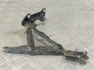 Петля багажника правая Mitsubishi Lancer 9