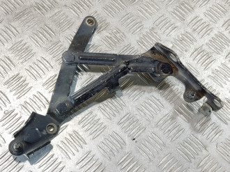 Петля багажника правая Mitsubishi Lancer 9