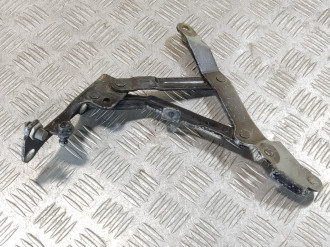 Петля багажника правая Mitsubishi Lancer 9