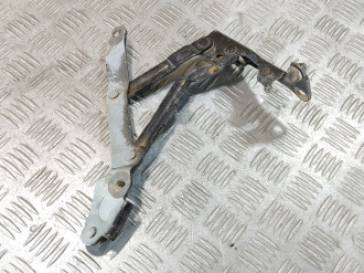 Петля крышки багажника левая Mitsubishi Lancer 10