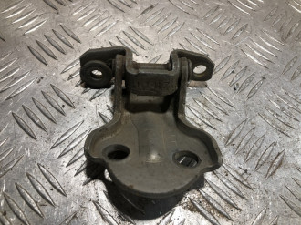 Петля двери задней правой нижняя Mitsubishi Galant 1993 1997