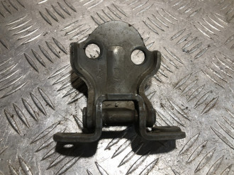 Петля двери задней правой нижняя Mitsubishi Galant 1993 1997