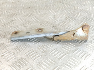 Петля капота левая Mitsubishi Lancer Cedia