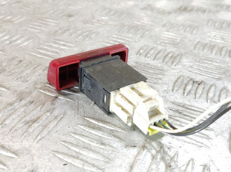 Кнопка аварийной сигнализации Mitsubishi Lancer Cedia