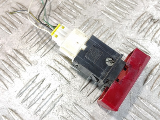 Кнопка аварийной сигнализации Mitsubishi Lancer Cedia