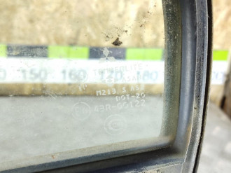 Стекло двери задней левой форточка Mitsubishi Lancer Cedia