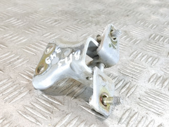 Петля двери задней правой верхняя Mitsubishi Lancer Cedia