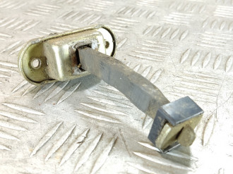 Ограничитель двери задний Mitsubishi Galant 1993 1997