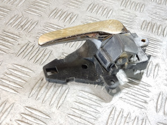 Ручка двери внутренняя задняя левая Mitsubishi L200 КВ