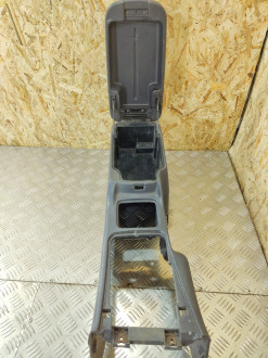 Подлокотник Mitsubishi Galant 1993 1997